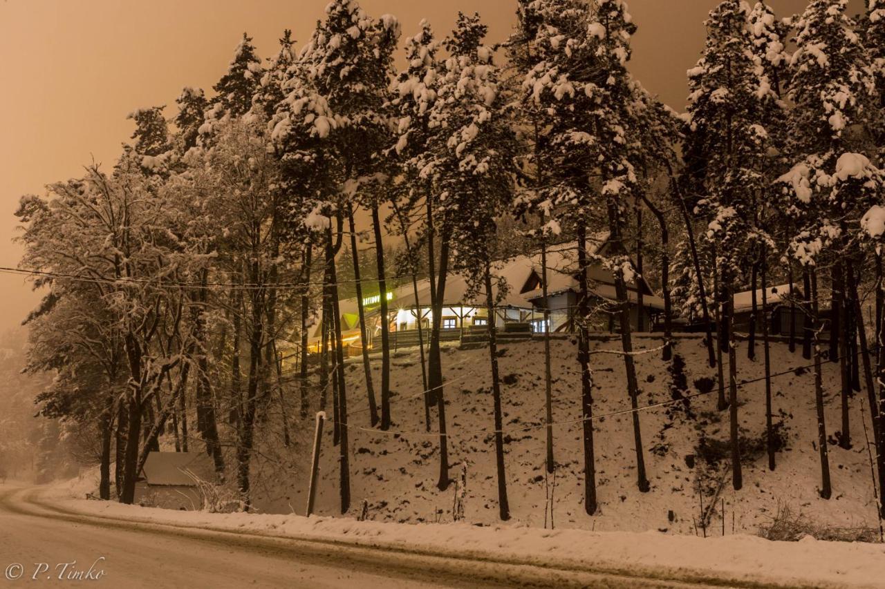 Penzion Martinov Dvor Žilina Esterno foto